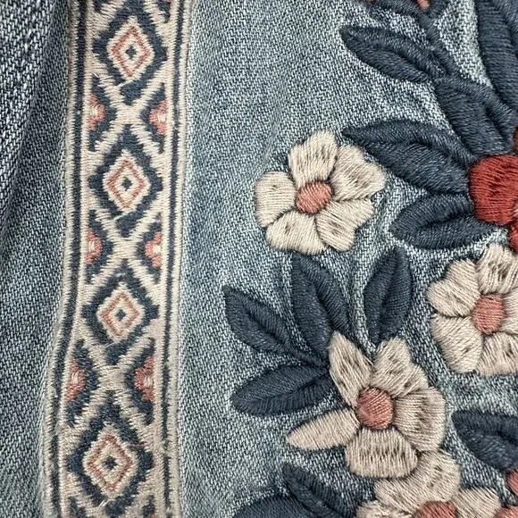 Orvis Shirt Womens Large Blue Denim Floral Embroidered Button Down Long Sleeve - Picture 5 of 12
